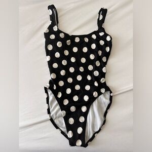 One piece swim wear